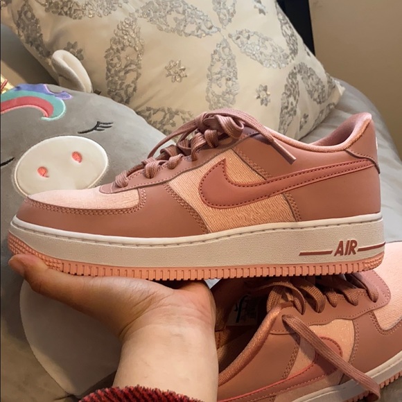 nike air force 1 lv8 rust pink